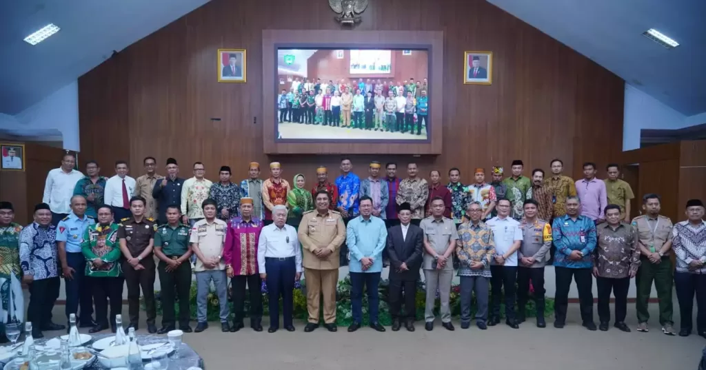 https://kerajaannusantara.org/maros-bersatu-menyatukan-semangat-pembangunan-inklusif-dan-berbudaya/